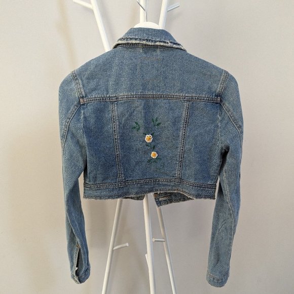 Free People Flower Embroidered Cropped Light Wash Jean Jacket Denim size 0 Daisy - Picture 4 of 9